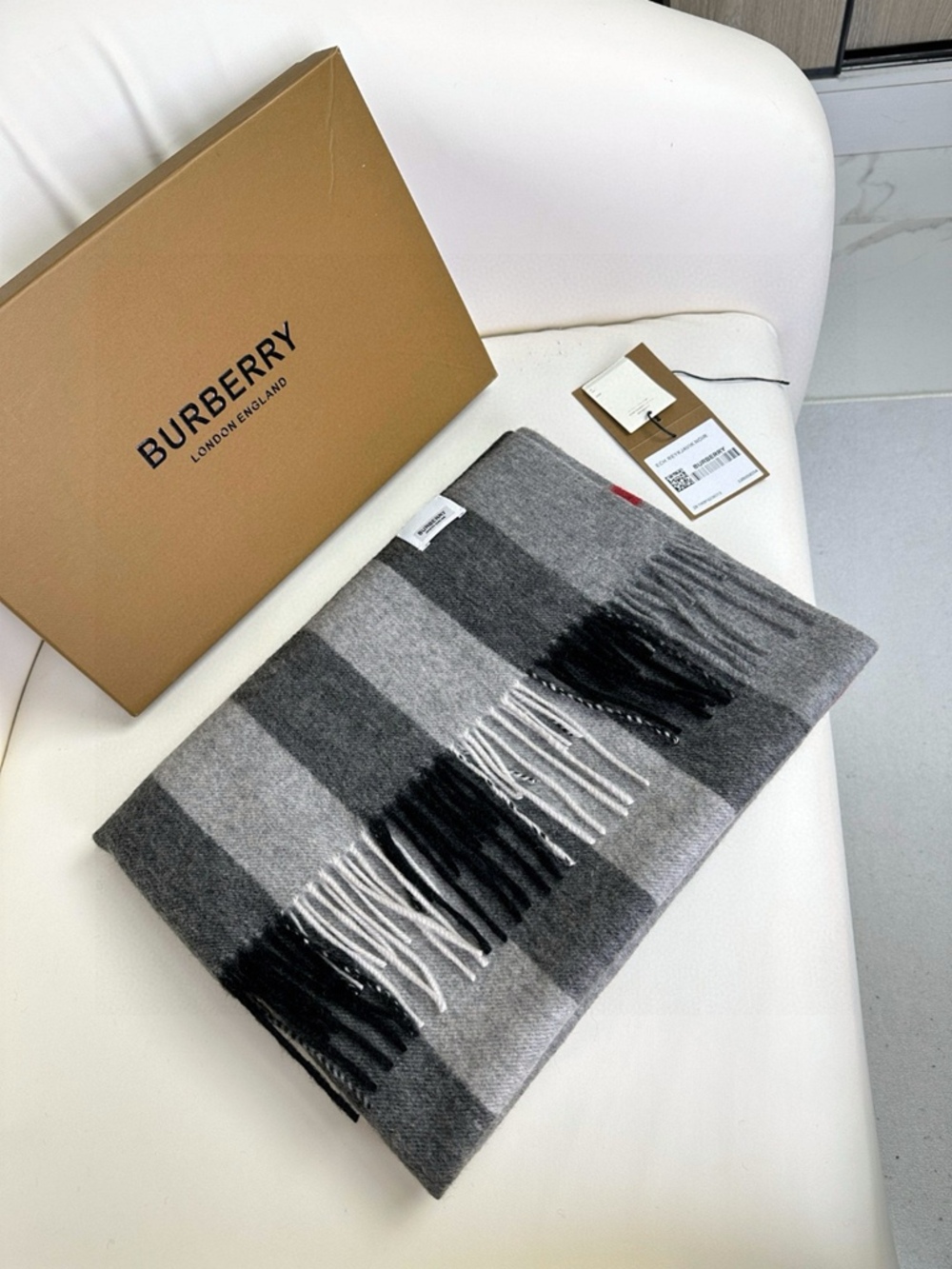 Burberry cashmere scarf